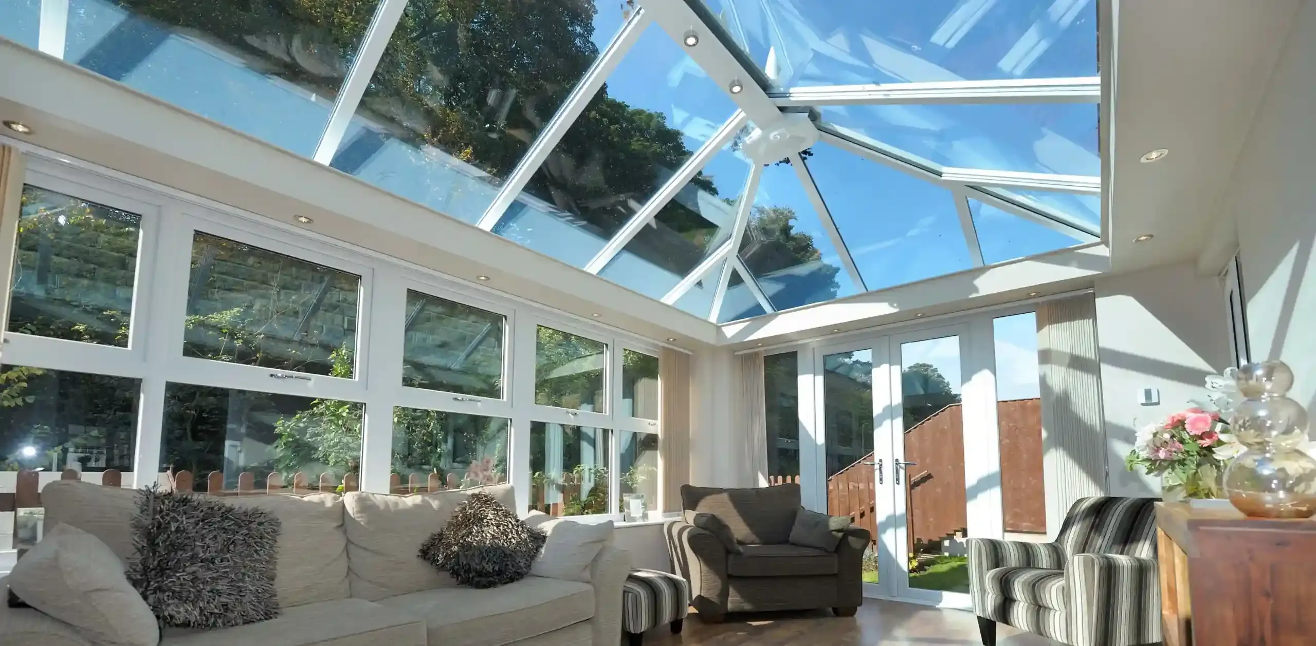 Potongan unit triple glazing tiga lapis dari Power Trust