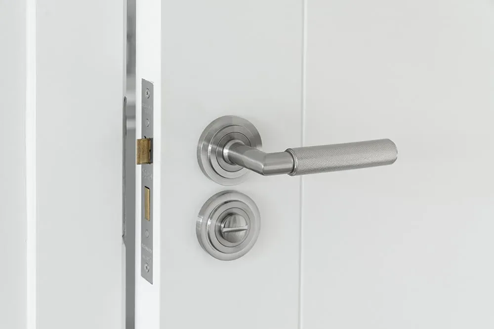 Detail handle premium untuk jendela dan pintu Power Trust